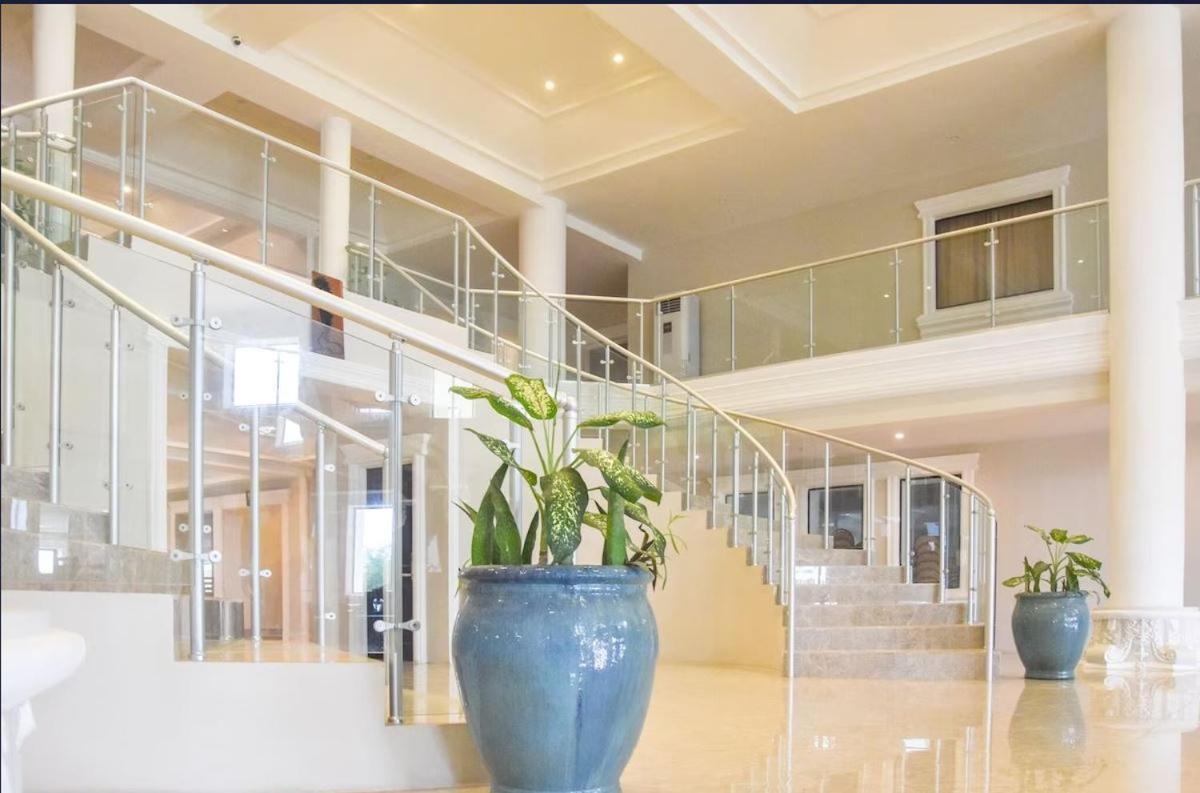 Royal Ambassador Hotel Harbel Extérieur photo
